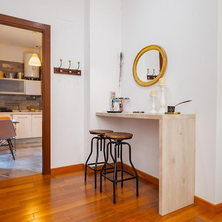 Attic With Terrace- 1Bd 1Bth- Corral Del Rey Apartment Sevilla Bagian luar foto