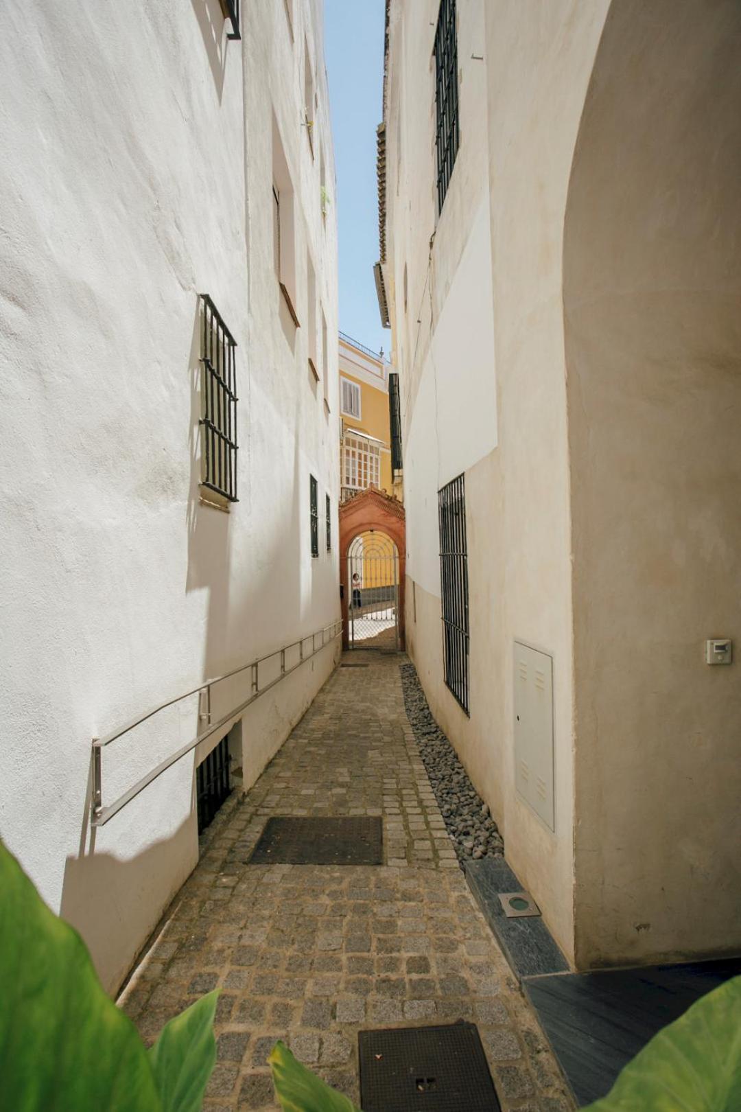 Attic With Terrace- 1Bd 1Bth- Corral Del Rey Apartment Sevilla Bagian luar foto