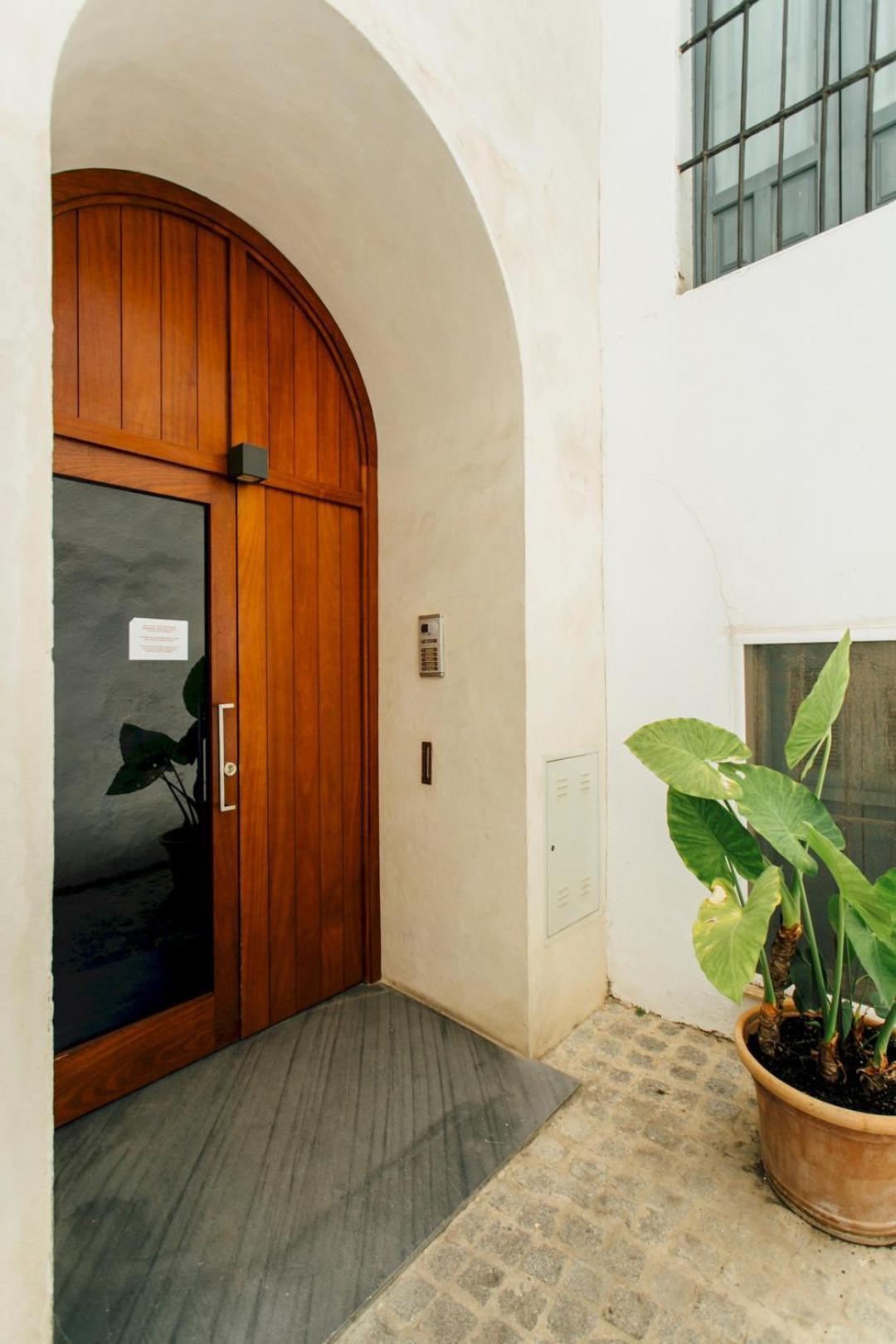 Attic With Terrace- 1Bd 1Bth- Corral Del Rey Apartment Sevilla Bagian luar foto