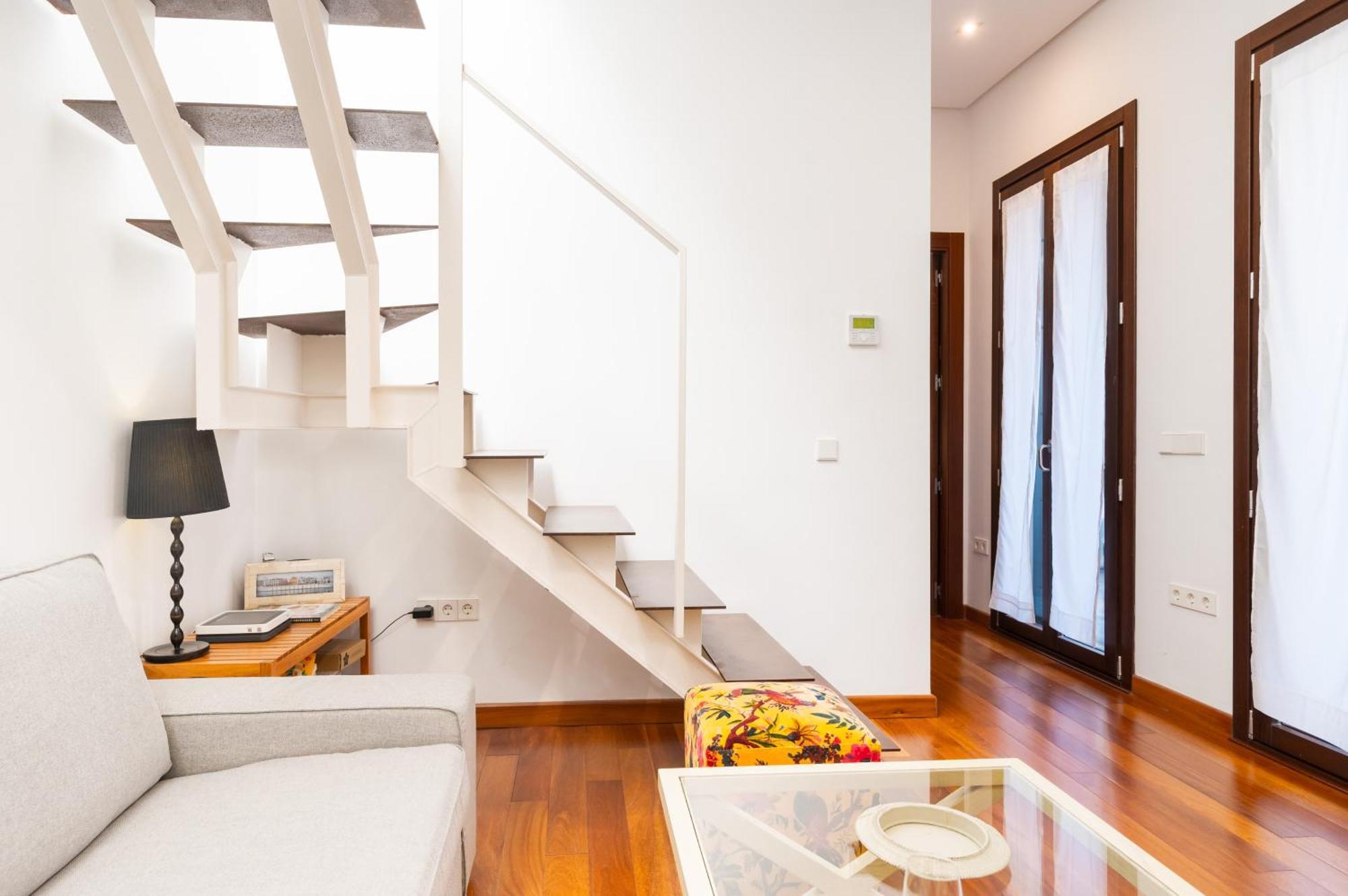 Attic With Terrace- 1Bd 1Bth- Corral Del Rey Apartment Sevilla Bagian luar foto