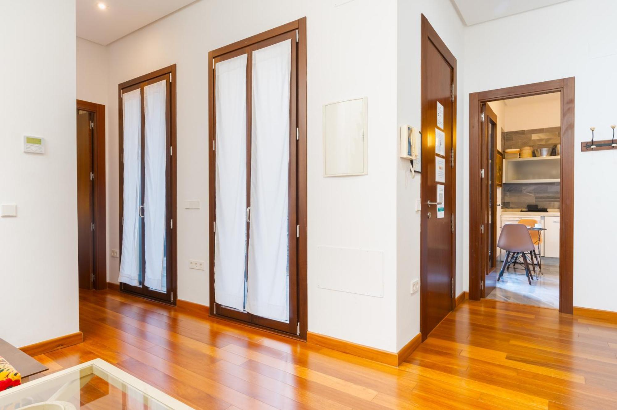 Attic With Terrace- 1Bd 1Bth- Corral Del Rey Apartment Sevilla Bagian luar foto