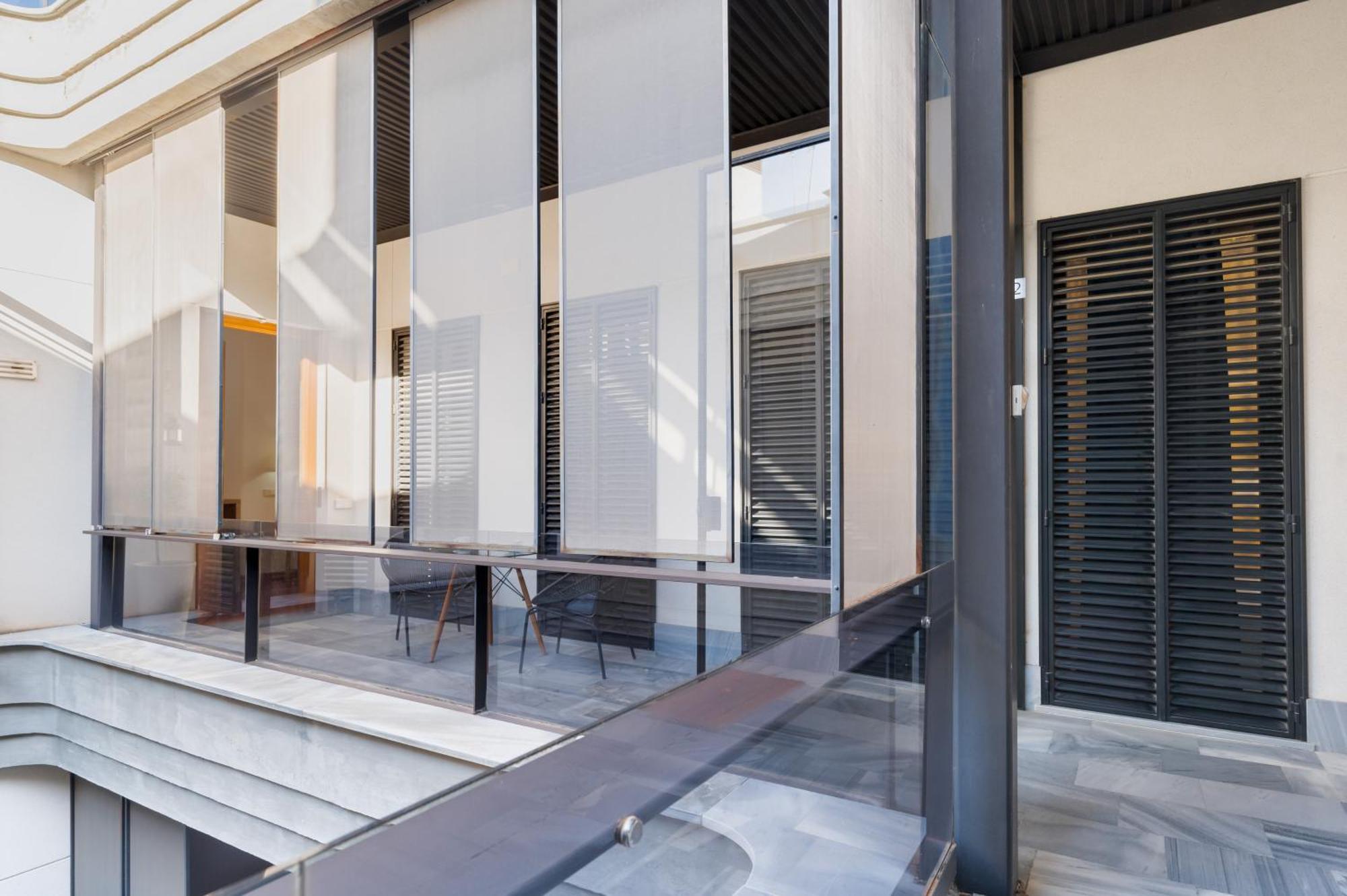 Attic With Terrace- 1Bd 1Bth- Corral Del Rey Apartment Sevilla Bagian luar foto